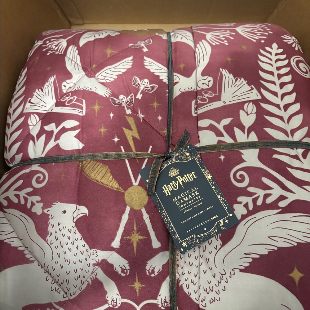 Pottery Barn Harry Potter Twin Comforter/Stary Night Shimmery Gold Bedskirt Twin
